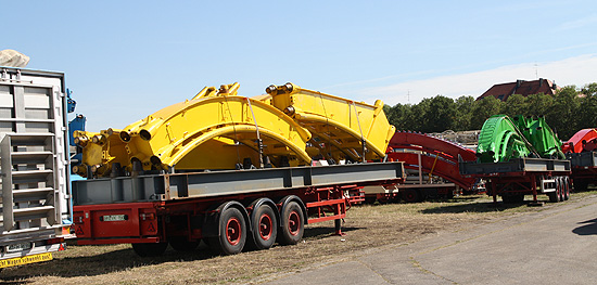 Teile des Olympia Loopings sind eingetroffen (©Foto: Marikka-Laila Maisel)